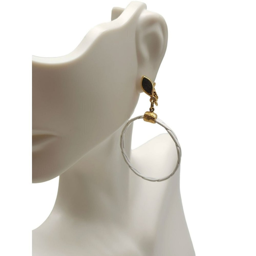 Trifari White Enamel Round Shape Dangle Drop Earrings Gold Tone Vintage